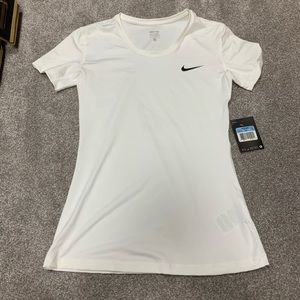 Women’s Nike Dryfit White Size Medium NWT